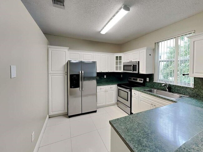 Foto del edificio - 538 NW 157th Ln