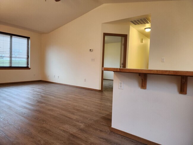 Foto del edificio - 240 Poplar St