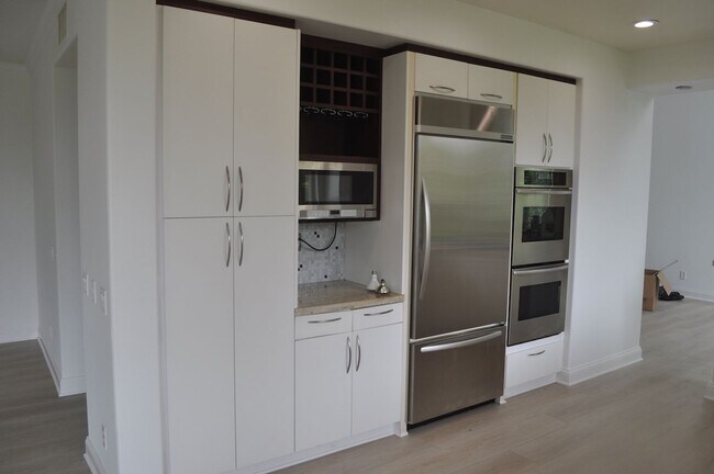 Foto del edificio - 3BR+/3BA EXECUTIVE HOME IN EVER POPULAR RI...