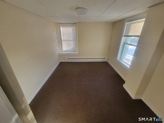 Building Photo - 20 Lounsbury Ave