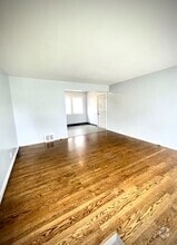 Building Photo - 4434 Huron Cir