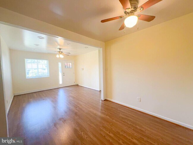 Foto del edificio - 2213 Matthew Henson Ave