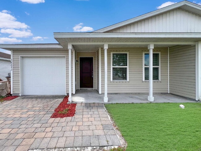 Fall Into Savings — Enjoy a $750 Discount ... - Fall Into Savings — Enjoy a $750 Discount ... Apartment