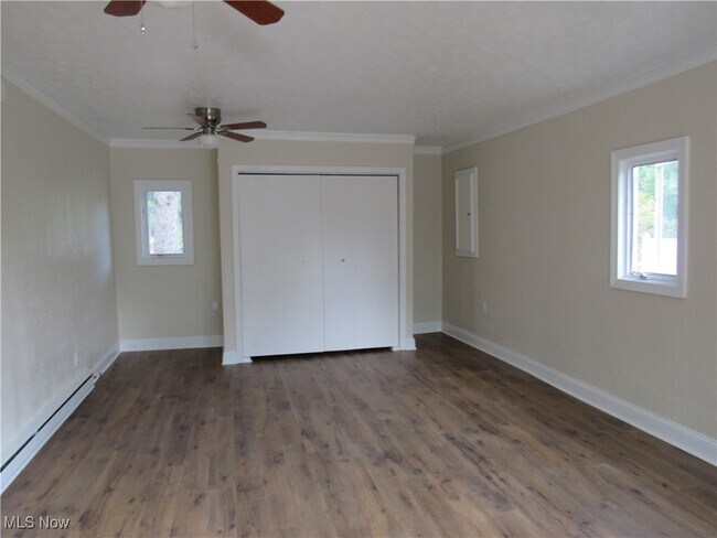 Foto del edificio - 2494 Shade Park Dr