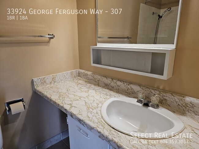 Photo du bâtiment - 33924 George Ferguson Way