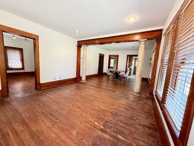 Foto del edificio - Walk to OU or Downtown