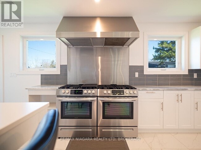 Photo du bâtiment - 1561 N Shore Dr