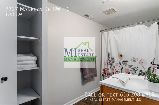 Building Photo - 2727 Madelyn Dr SW