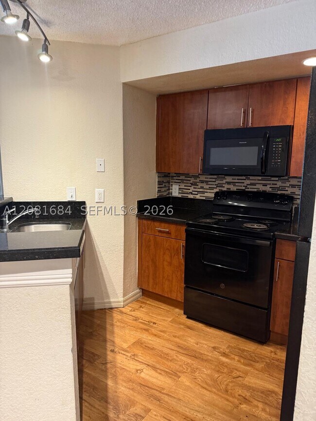 Foto del edificio - 12980 Vista Isles Dr