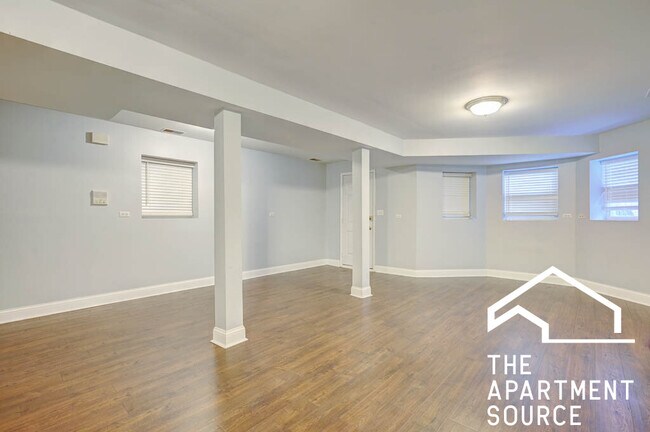 Foto del edificio - 1020 N Hermitage Ave