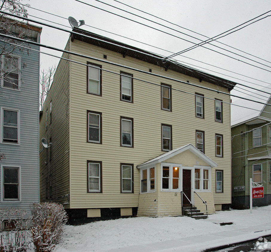 Primary Photo - 655 Lansing St