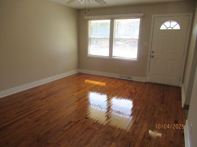 Building Photo - 400 Watrous Ave