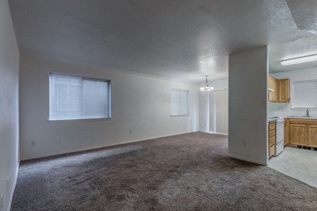 Foto del edificio - 586 N 10th St