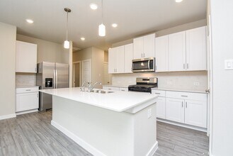 Building Photo - 2022 W Darlington Oak Ct