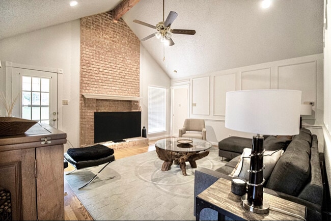 Foto del edificio - 7508 Aspen Wood Cir