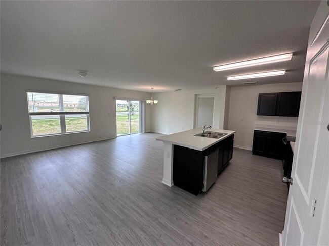 Building Photo - 9081 Oscraft Dr