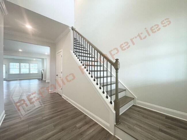 Building Photo - Lovely 2 Story 4 Bedroom, 3 Bath Single-Fa...