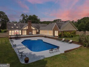 Building Photo - 1061 GA-92