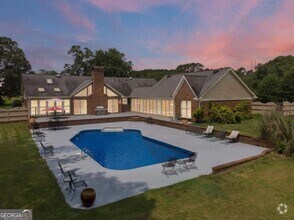 Building Photo - 1061 GA-92
