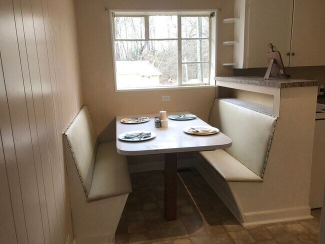 Foto del edificio - 2110 Tiny Ave