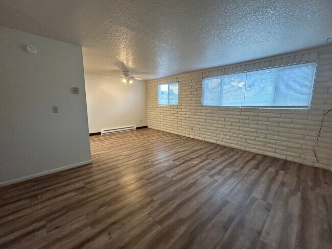 Foto del edificio - 247 E 3rd St