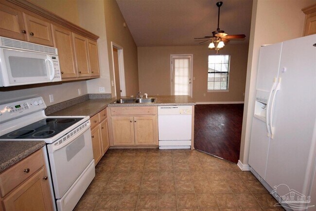 Foto del edificio - 6250 Starhill Dr