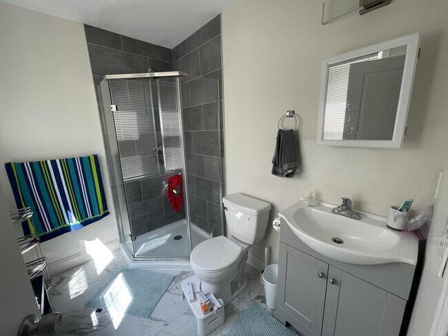 Foto del edificio - 123 Burlington St