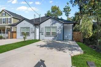 Building Photo - 8410 Sunnyhill St Building Photo - 8410 Sunnyhill St