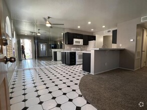 Building Photo - 7570 W Flamingo Rd
