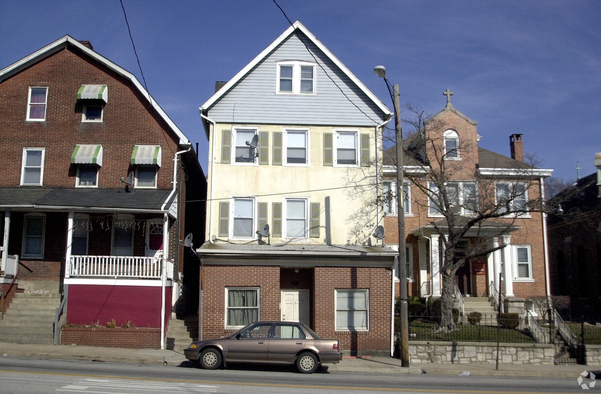 211 W Lincoln Hwy, Coatesville, PA 19320 Apartments in Coatesville