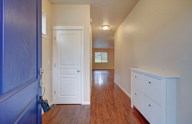 Foto del edificio - Charming 4 bd 2.5 ba Vancouver Home - Available Now!