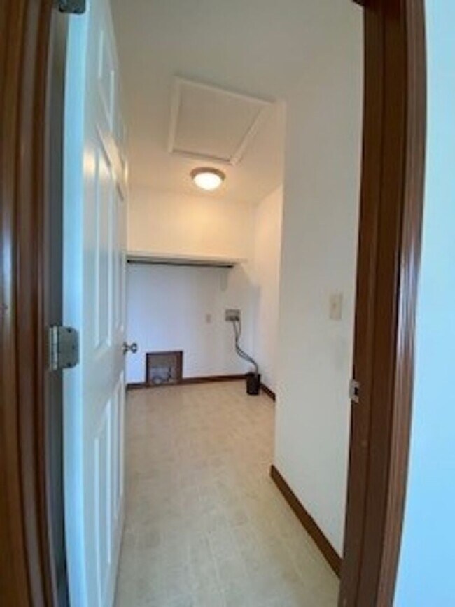 Foto del edificio - 50 inch TV (up to $300 value) OR $300 Targ...