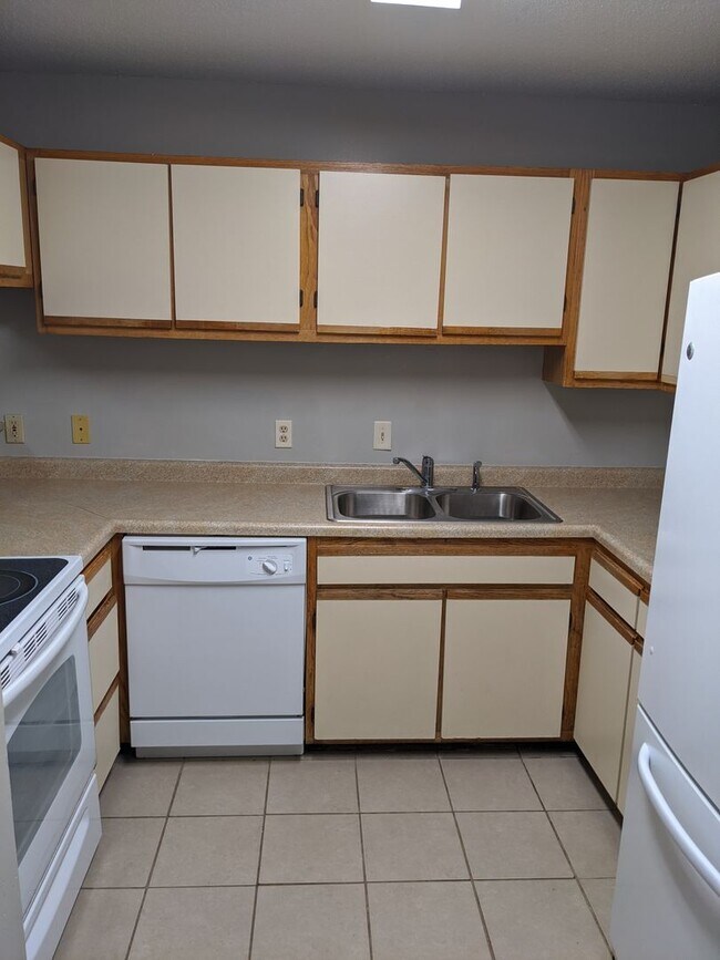 Photo - 502 W Green St (Urbana, IL) Apartment