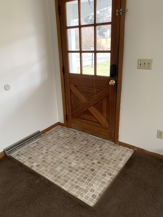 Foto principal - 1317 W Military Rd