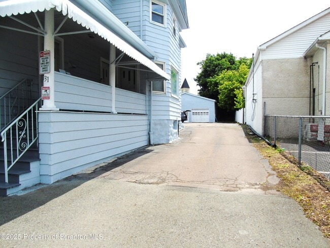 Building Photo - 131 North Blakely Street