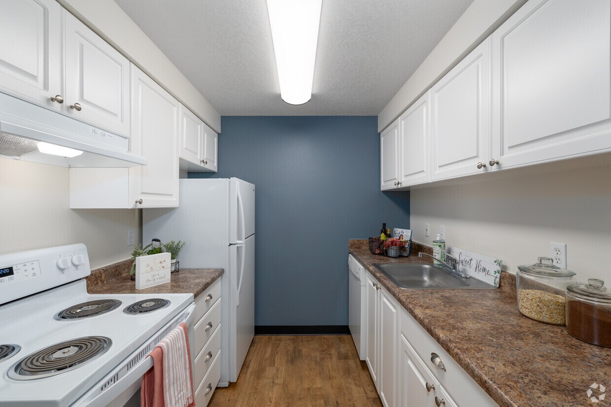 Primary Photo - The Heights Apartments