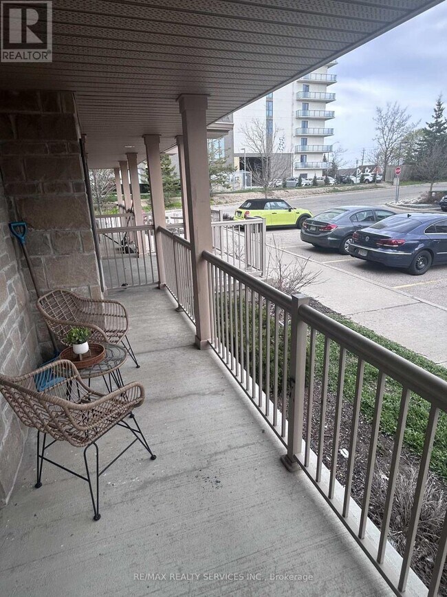 Photo du bâtiment - 1460 Highland Rd W