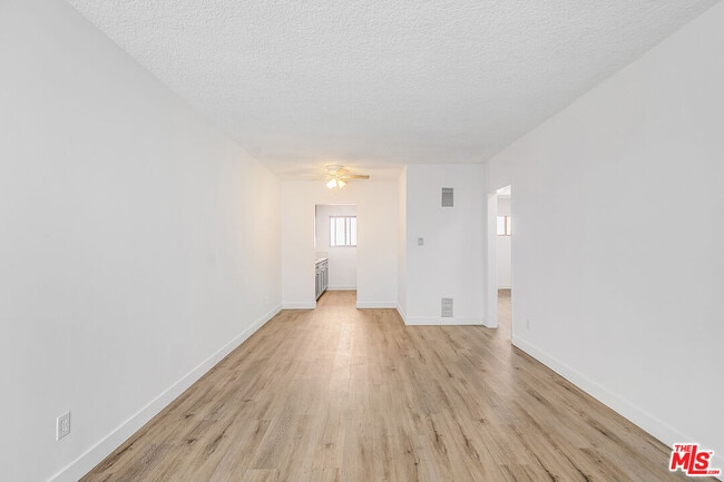 Foto del edificio - 1812 N Gramercy Pl