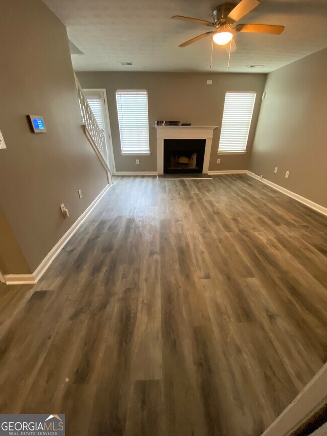 Foto del edificio - 2405 Wood Bend Ln