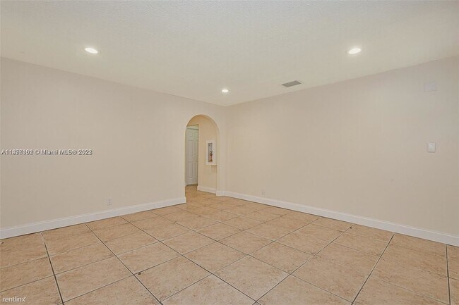 Foto del edificio - 4 br, 2 bath House - 813 SE 4th St # 2