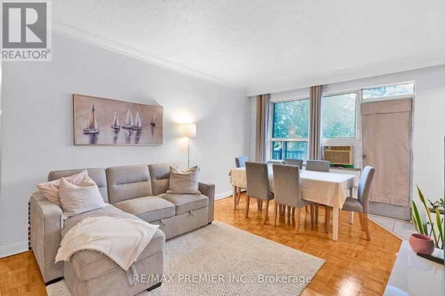 Building Photo - 4 Hartham Pl