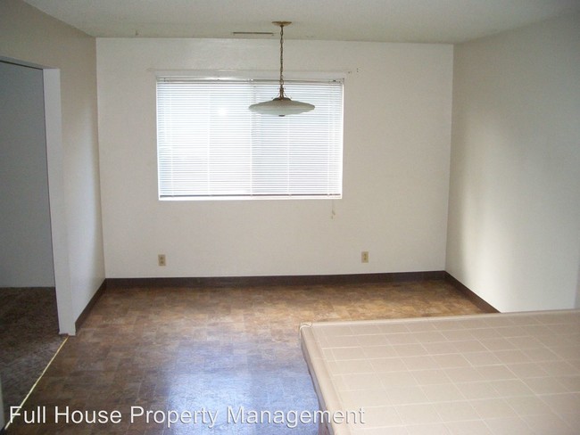 Building Photo - 711 W Theta Ave