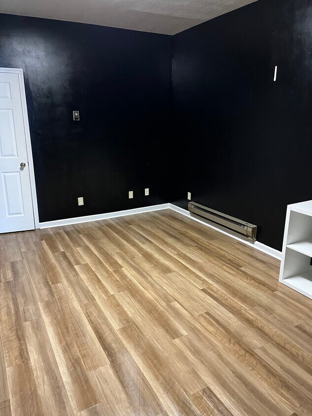 3514 Ellwood Rd Unit 3 Commercial, New Castle, PA 16101 Room for Rent