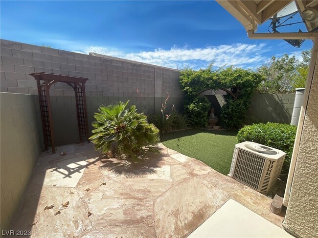 Building Photo - 3425 Conan St