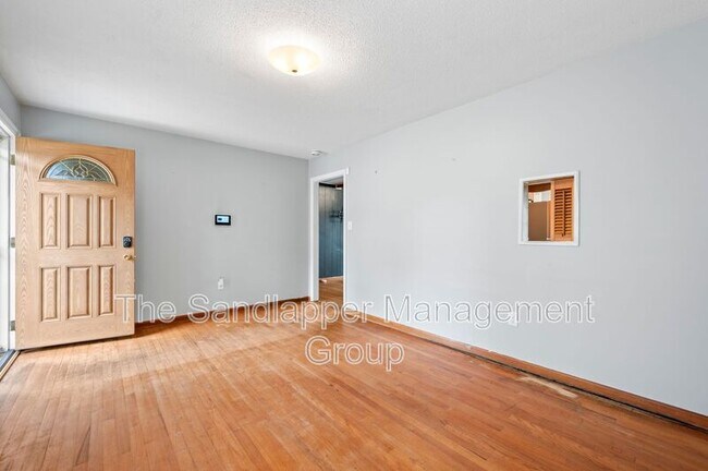 Building Photo - 7673 Barclay Ave