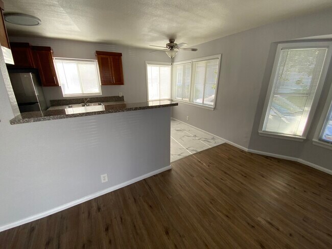 Foto del edificio - 2320 N Ontario St
