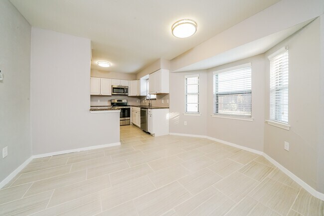 Foto del edificio - 7105 Meadow Park N