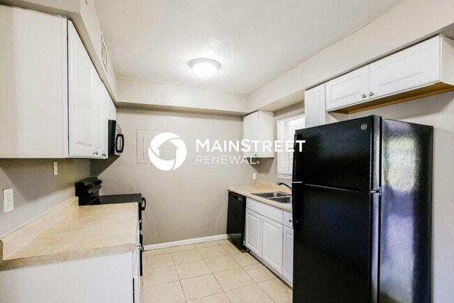 Building Photo - 3 Bedroom Pet-Friendly Home in Fort Lauder...