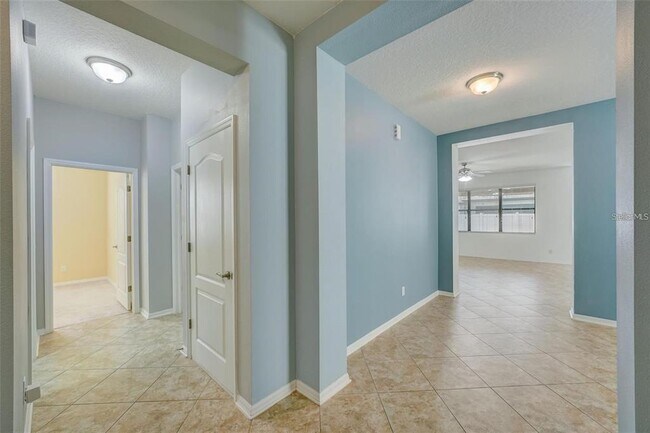 Foto del edificio - 11710 Albatross Ln
