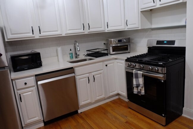 Building Photo - 331 Palisade Ave